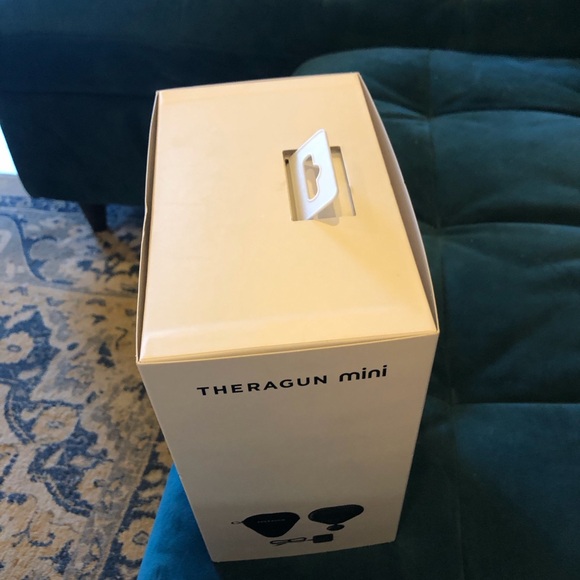 Theragun Mini Black Massage Device - Picture 4 of 8